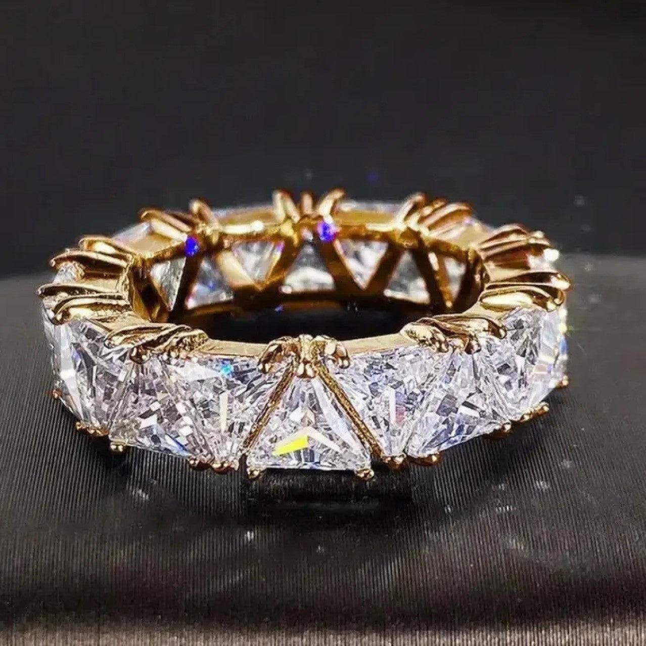 Women's Luxury Zircon Ring With Diamonds